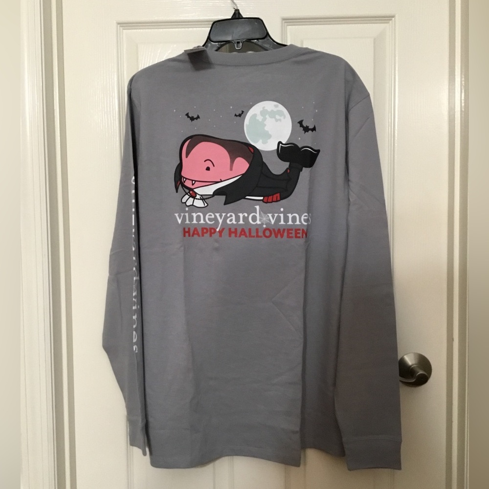 Vineyard Vines Vampire Whale tee